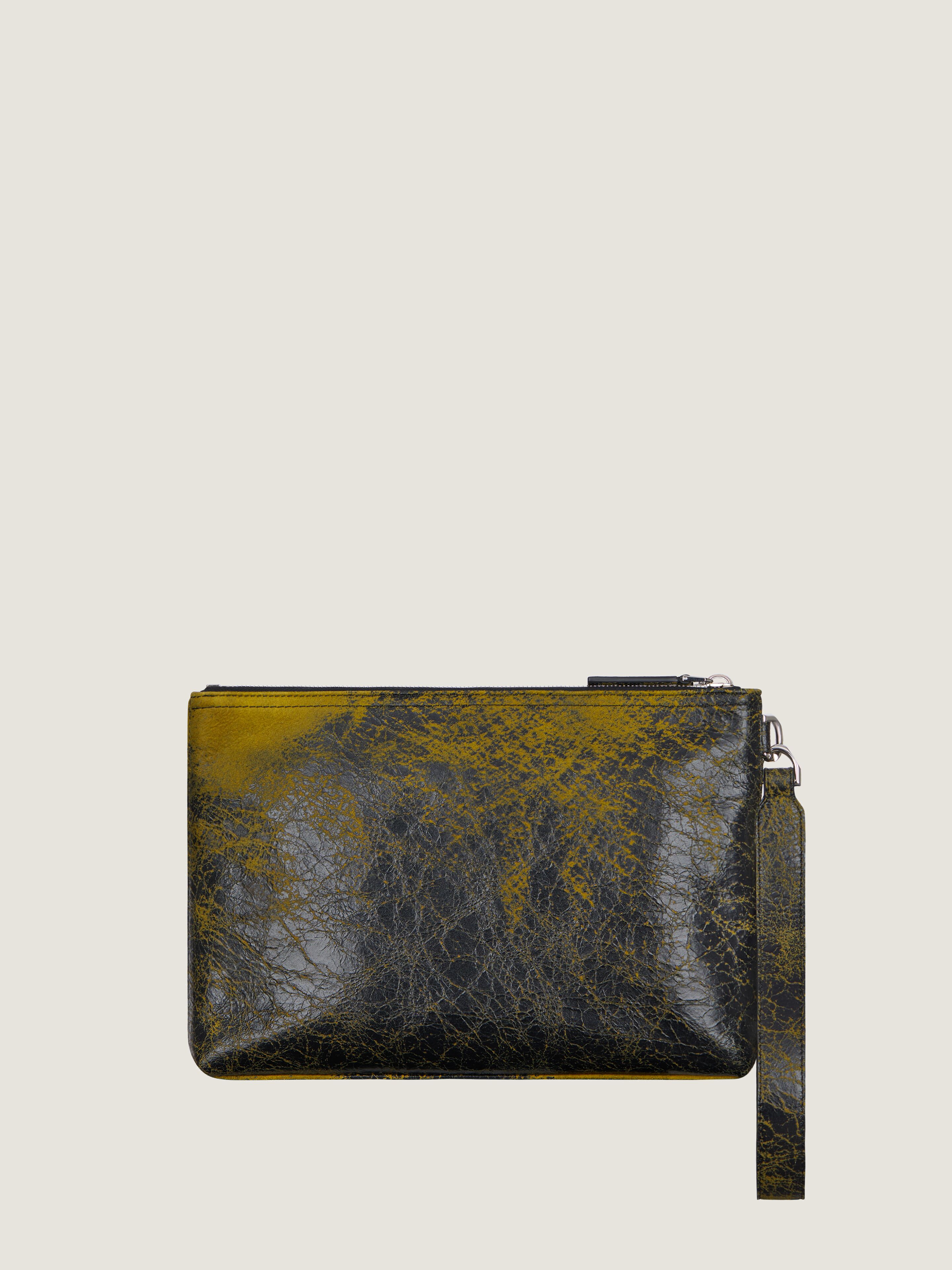 Voyou pouch in crackled leather
